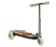 Kickboard_Side_View_MAILEG_MInt
