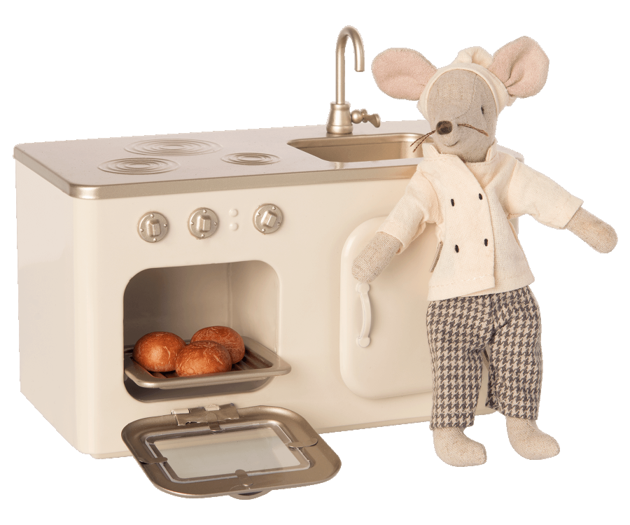 Maileg_miniature_metal_kitchen_mouse_cook