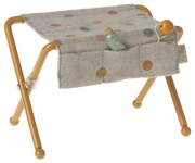 Maileg_Nursery_Table_baby_Mouse_ochre