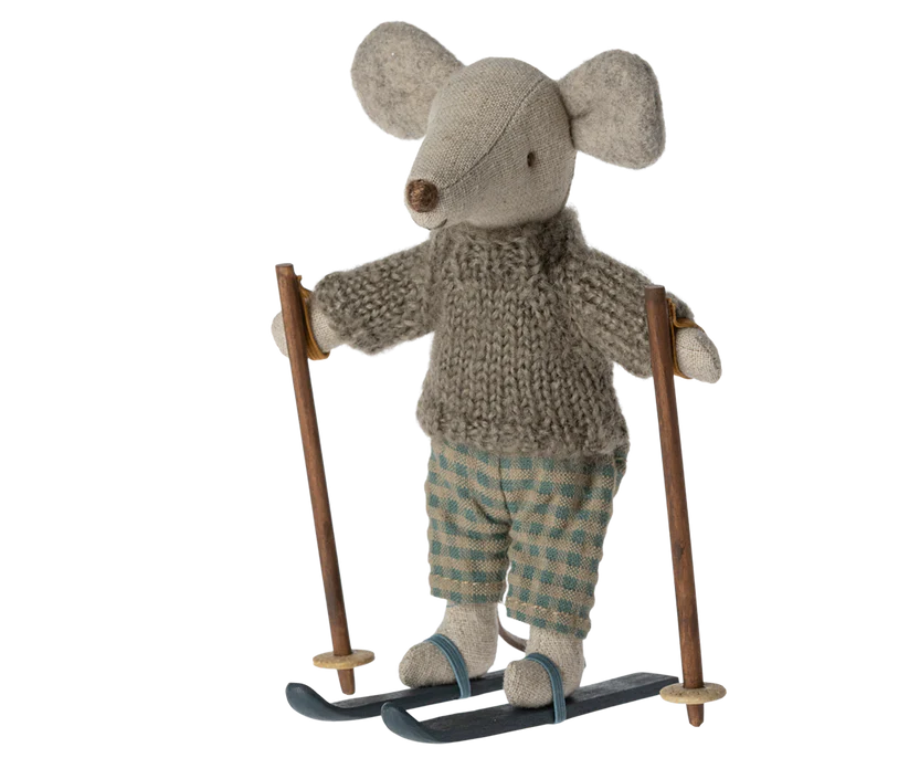 Winter mouse with skis big brother