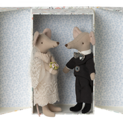 Maileg-wedding-mice-in-box-doors-open