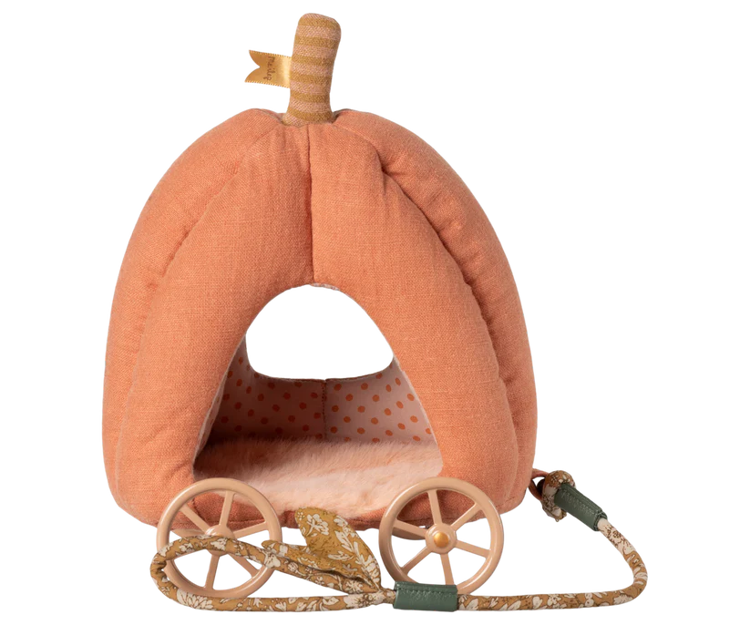 pumpkin_carriage_from_Maileg
